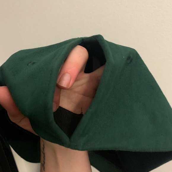 Ponyback magnetic closure hat - Picture 4 of 4